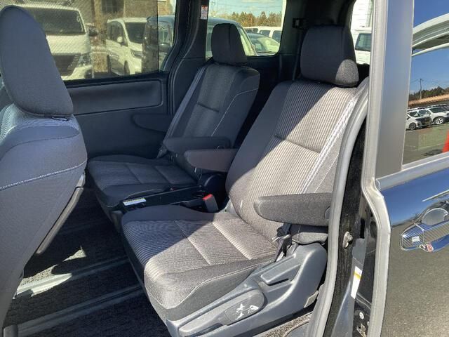 TOYOTA VOXY 4WD 2019 Image 31