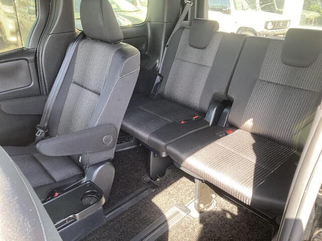 TOYOTA VOXY 4WD 2019 Image 31