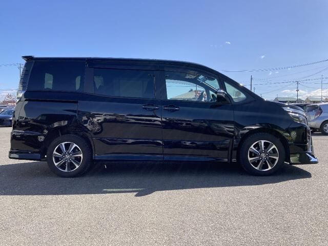 TOYOTA VOXY 4WD 2019 Image 31