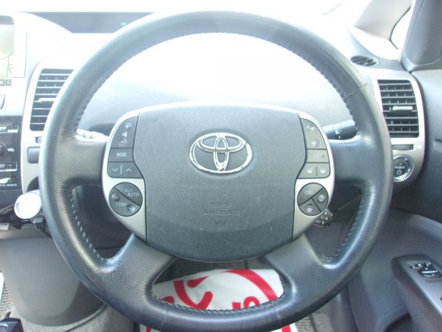 TOYOTA PRIUS 2008 Image 31