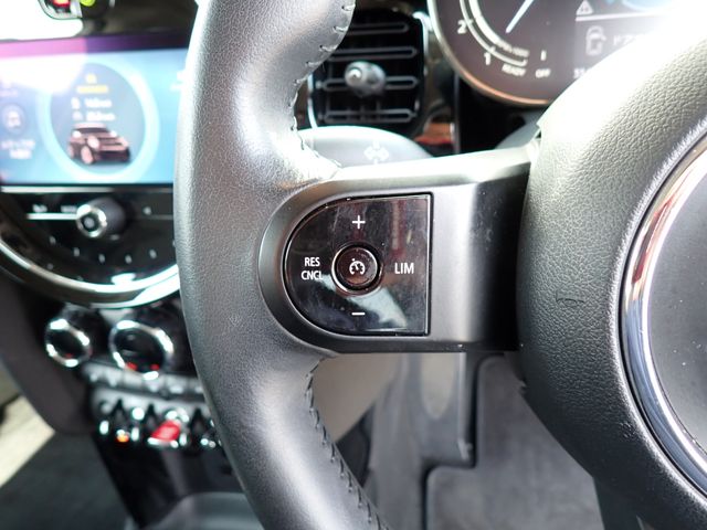 BMW MINI COOPER D 5DOOR 2023 Image 31