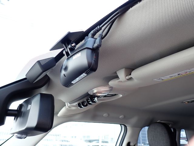 BMW MINI COOPER D 5DOOR 2023 Image 31