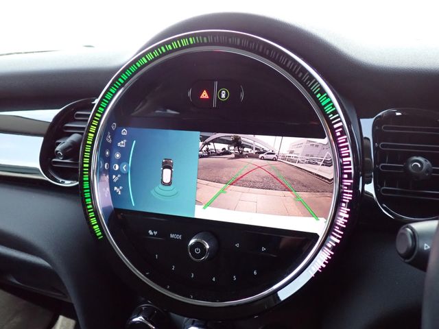 BMW MINI COOPER D 5DOOR 2023 Image 31