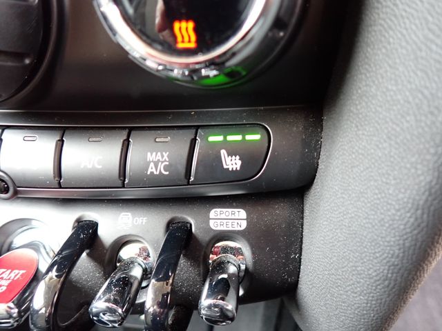 BMW MINI COOPER D 5DOOR 2023 Image 31