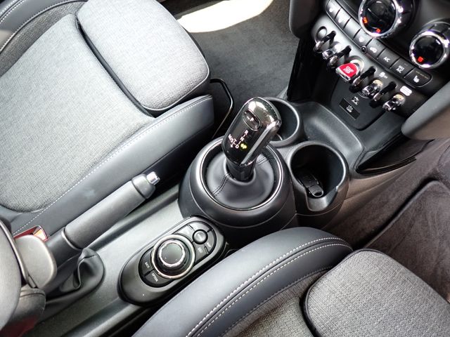 BMW MINI COOPER D 5DOOR 2023 Image 31