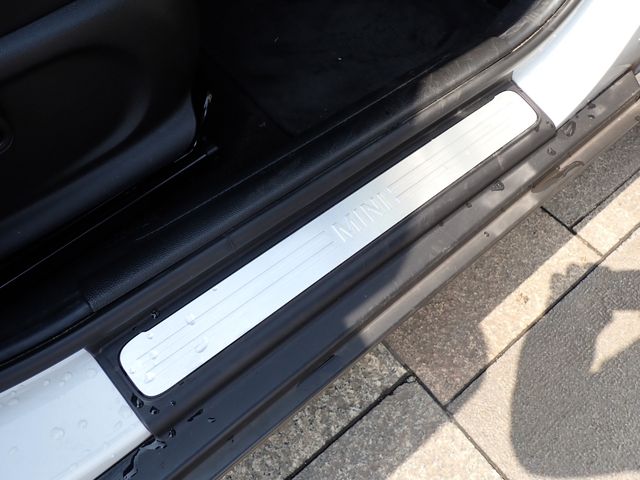 BMW MINI COOPER D 5DOOR 2023 Image 31