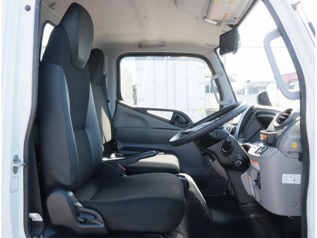 MITSUBISHI CANTER 2024 Image 31