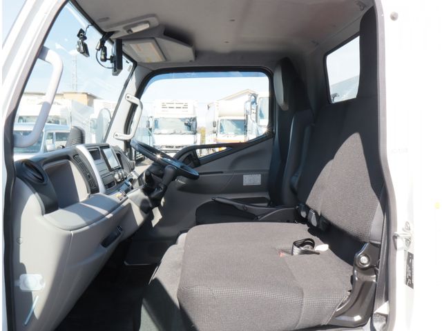 MITSUBISHI CANTER 2024 Image 31