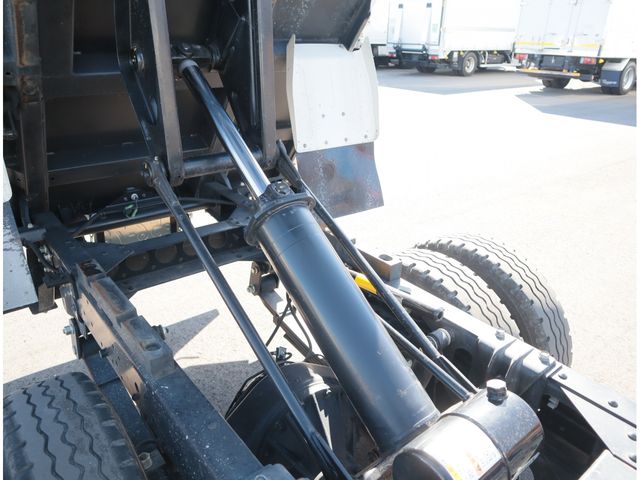 ISUZU ELF 2023 Image 31