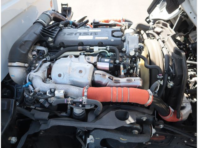 ISUZU ELF 2023 Image 31