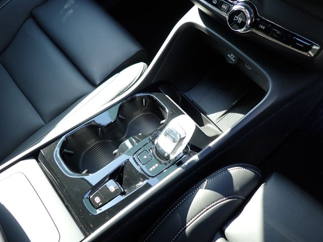 VOLVO XC40 2025 Image 31