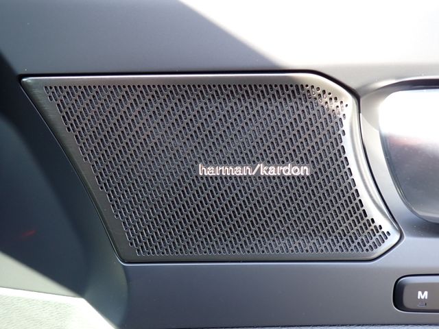 VOLVO XC40 2025 Image 31