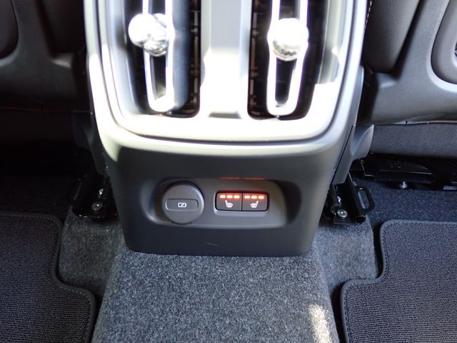 VOLVO XC40 2025 Image 31