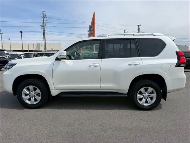 TOYOTA LANDCRUISER PRADO 2018 Image 31