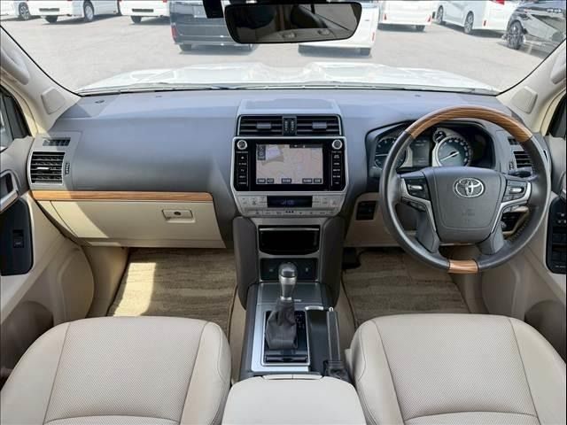 TOYOTA LANDCRUISER PRADO 2018 Image 31