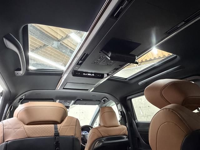 TOYOTA VELLFIRE  HYBRID 2025 Image 31