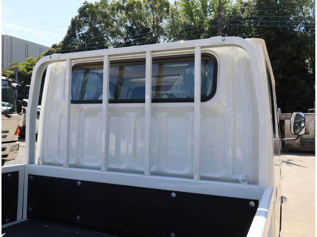 MITSUBISHI CANTER 2024 Image 31