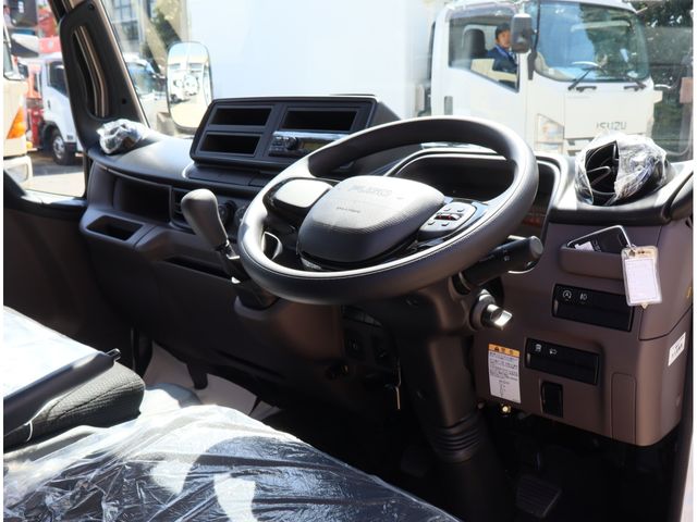 MITSUBISHI CANTER 2024 Image 31