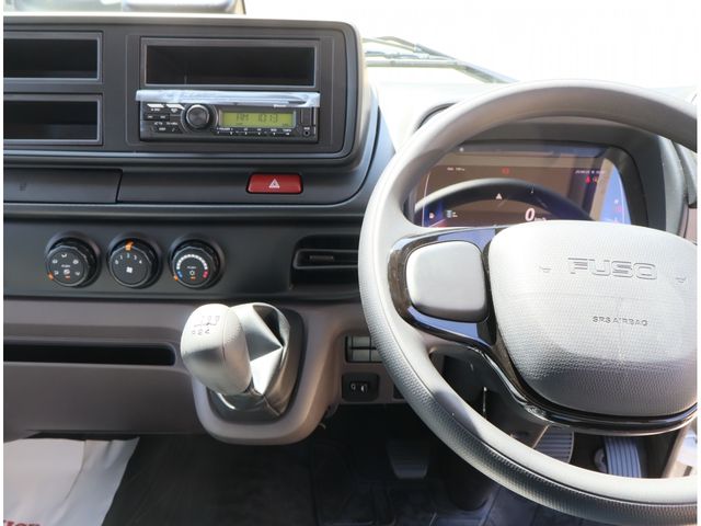 MITSUBISHI CANTER 2024 Image 31