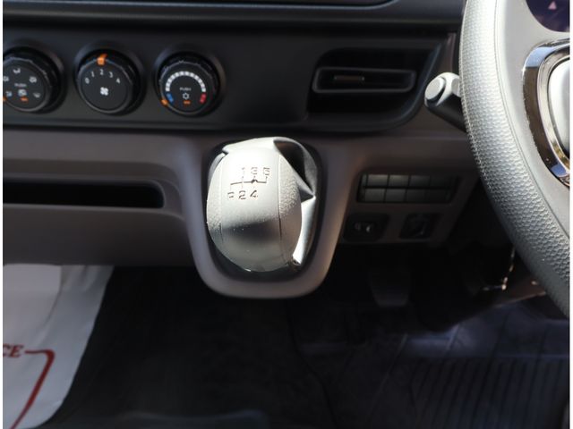 MITSUBISHI CANTER 2024 Image 31