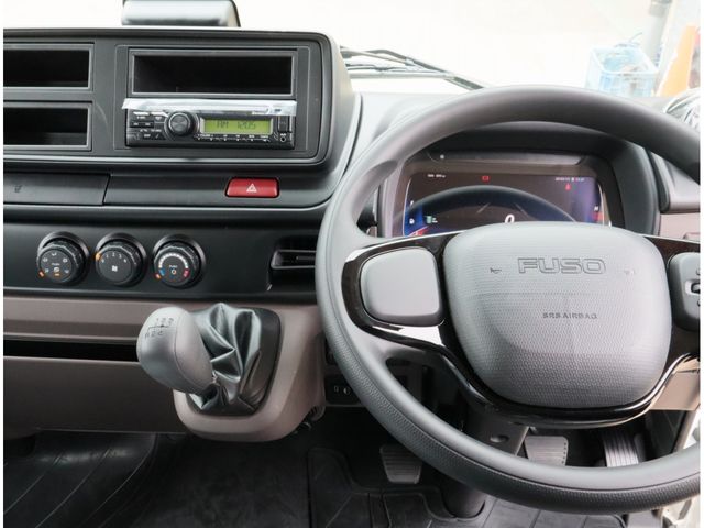 MITSUBISHI CANTER 2025 Image 31