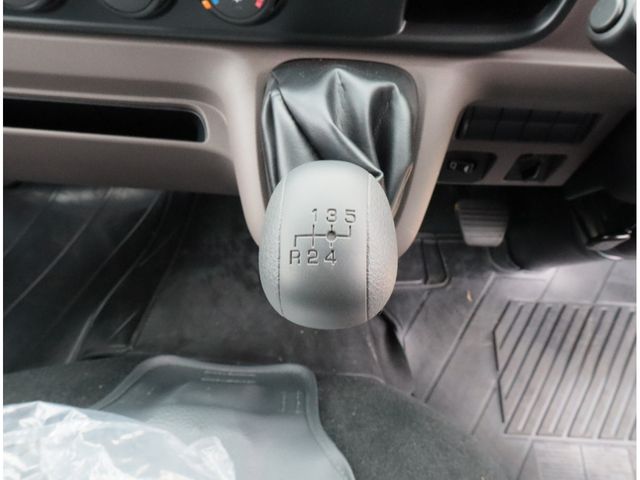 MITSUBISHI CANTER 2025 Image 31