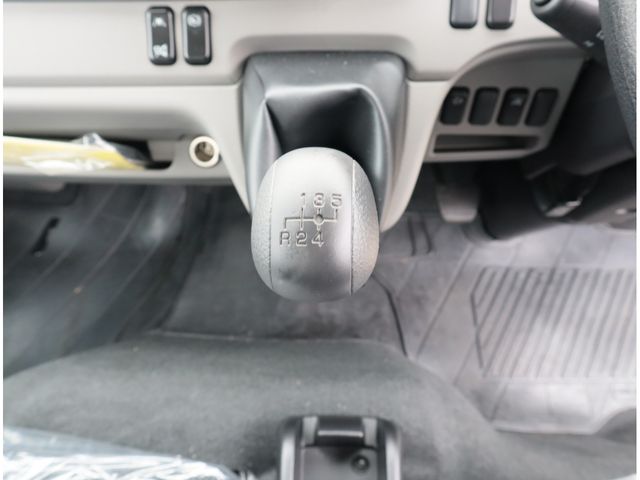 MITSUBISHI CANTER 2022 Image 31