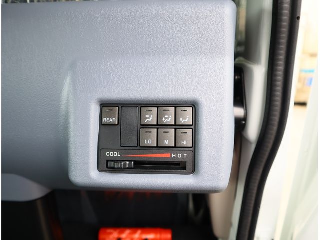 MITSUBISHI CANTER 2025 Image 31