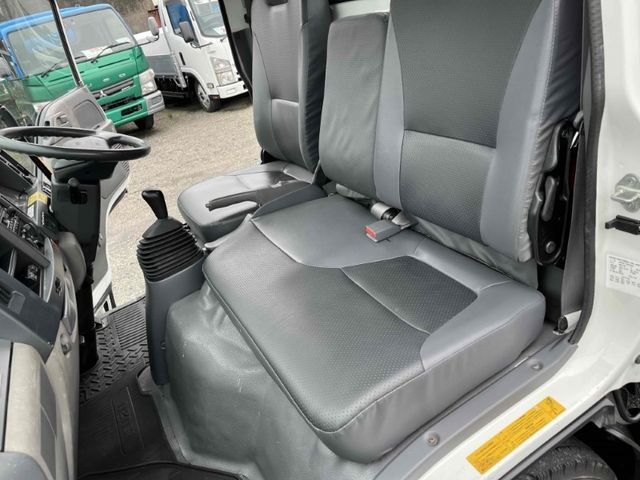 ISUZU ELF 2012 Image 31