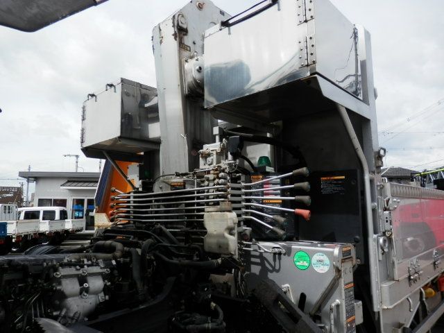 MITSUBISHI FUSOU FIGHTER 2013 Image 31