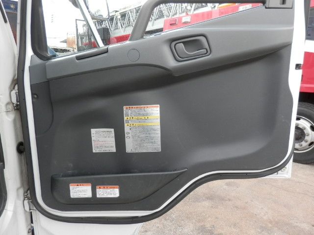 MITSUBISHI FUSOU FIGHTER 2013 Image 31