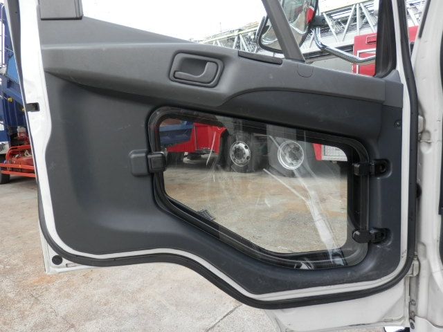 MITSUBISHI FUSOU FIGHTER 2013 Image 31