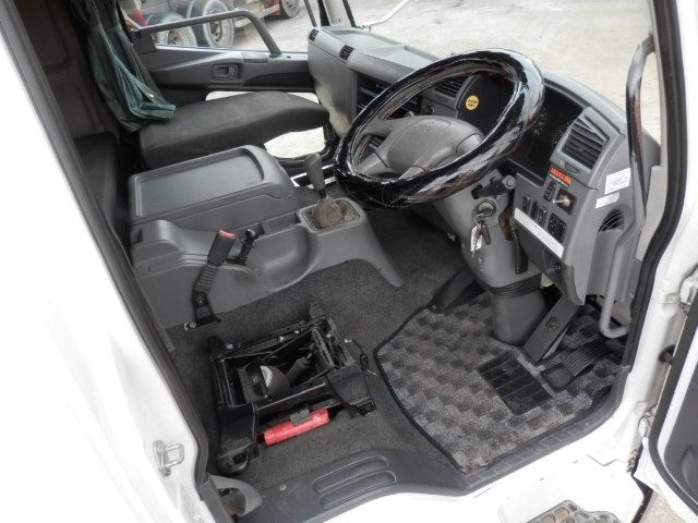 MITSUBISHI FUSOU FIGHTER 2013 Image 31