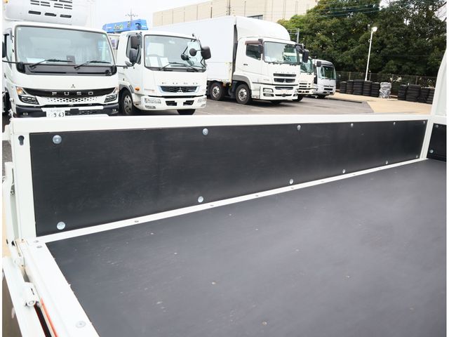 MITSUBISHI CANTER 2025 Image 31