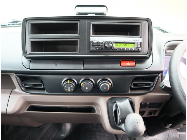 MITSUBISHI CANTER 2025 Image 31