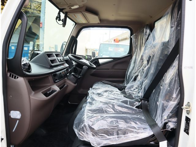 MITSUBISHI CANTER 2025 Image 31