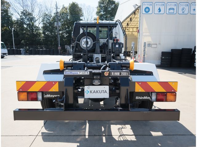 MITSUBISHI FUSOU FIGHTER 2024 Image 31