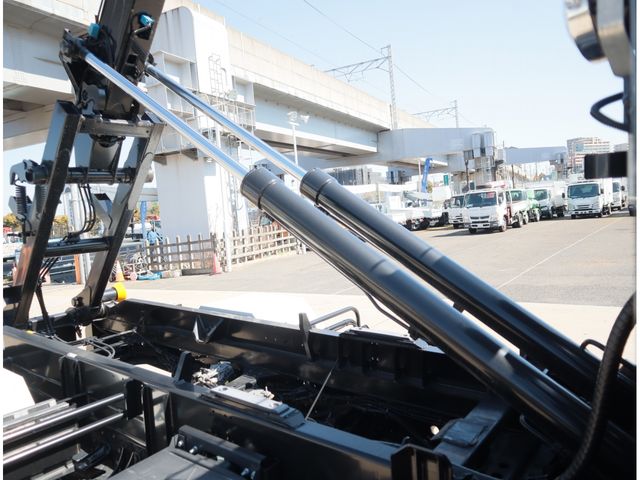 MITSUBISHI FUSOU FIGHTER 2024 Image 31