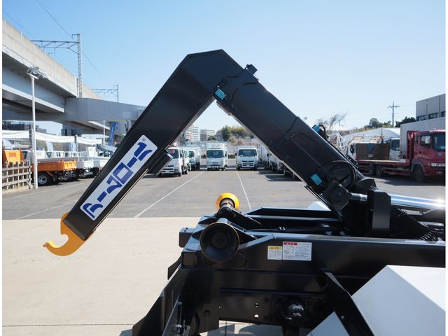 MITSUBISHI FUSOU FIGHTER 2024 Image 31