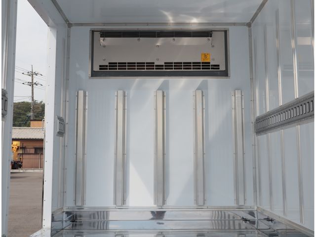 MITSUBISHI CANTER 2025 Image 31