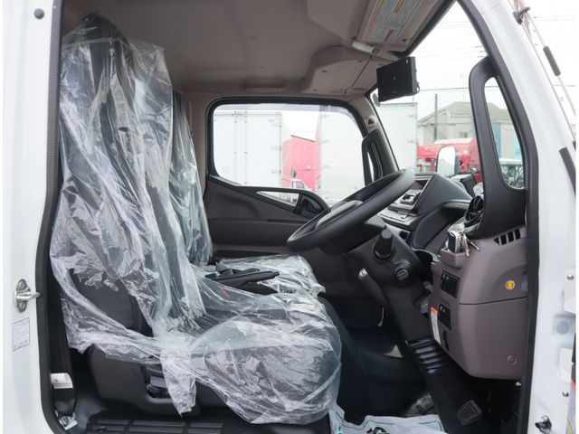 MITSUBISHI CANTER 2025 Image 31