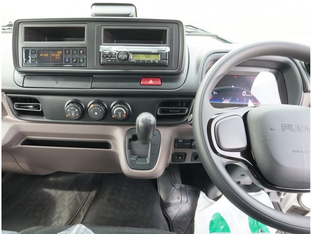 MITSUBISHI CANTER 2025 Image 31