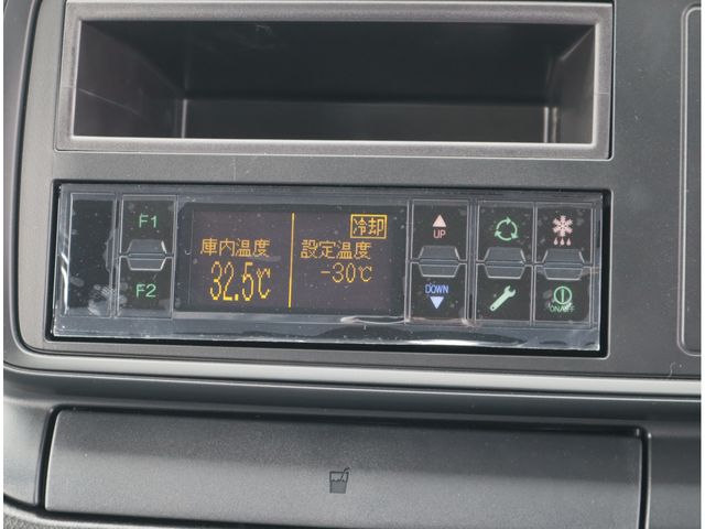 MITSUBISHI CANTER 2025 Image 31