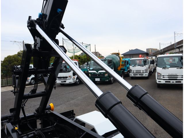 MITSUBISHI FUSOU FIGHTER 2025 Image 31