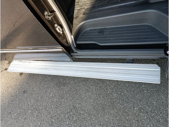 NISSAN ELGRAND  4WD 2013 Image 31