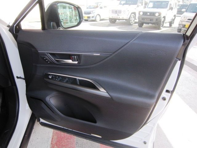 TOYOTA HARRIER HYBRID 2024 Image 31