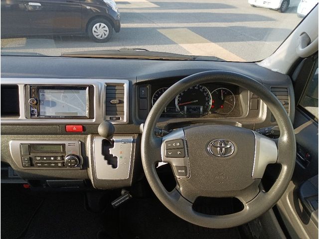 TOYOTA HIACE WAGON 4WD 2016 Image 31