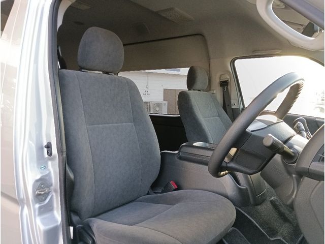 TOYOTA HIACE WAGON 4WD 2016 Image 31