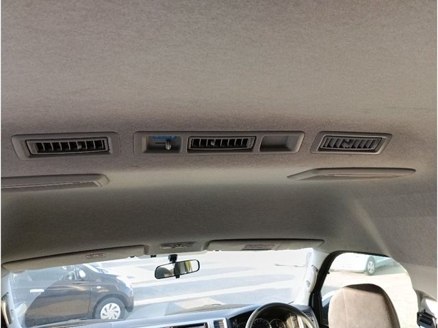 TOYOTA HIACE WAGON 4WD 2016 Image 31