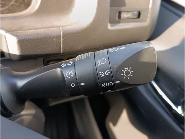 TOYOTA HIACE WAGON 4WD 2016 Image 31